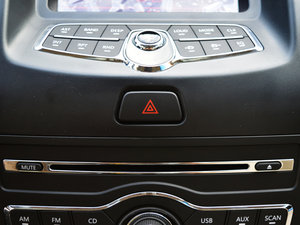 2013款1.6L 手动豪华型 中控区