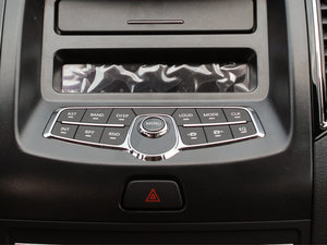 2013款1.6L 手动尊贵型 中控区