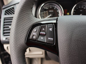 2013款1.6L 手动尊贵型 中控区