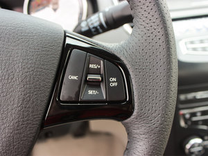 2013款1.6L 手动尊贵型 中控区