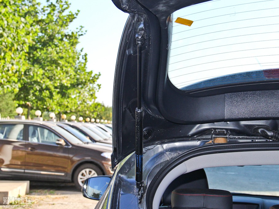 2015��vX80 2.0L �Ԅ�(d��ng)���A��