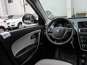 2015款2.0L 自动豪华型 中控区