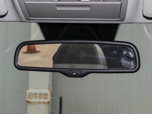 2015款2.0L 自动豪华型 车内后视镜