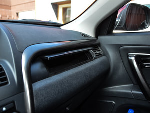 2015款1.8T 自动旗舰型 空间座椅