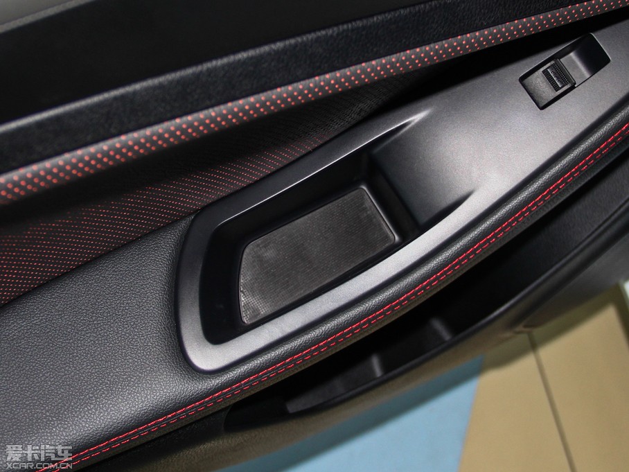 2014vB70 1.8T Ԅ\