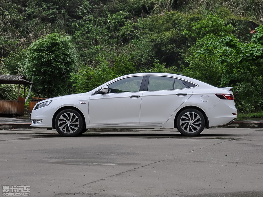 2014vB70 1.8T Ԅ\F