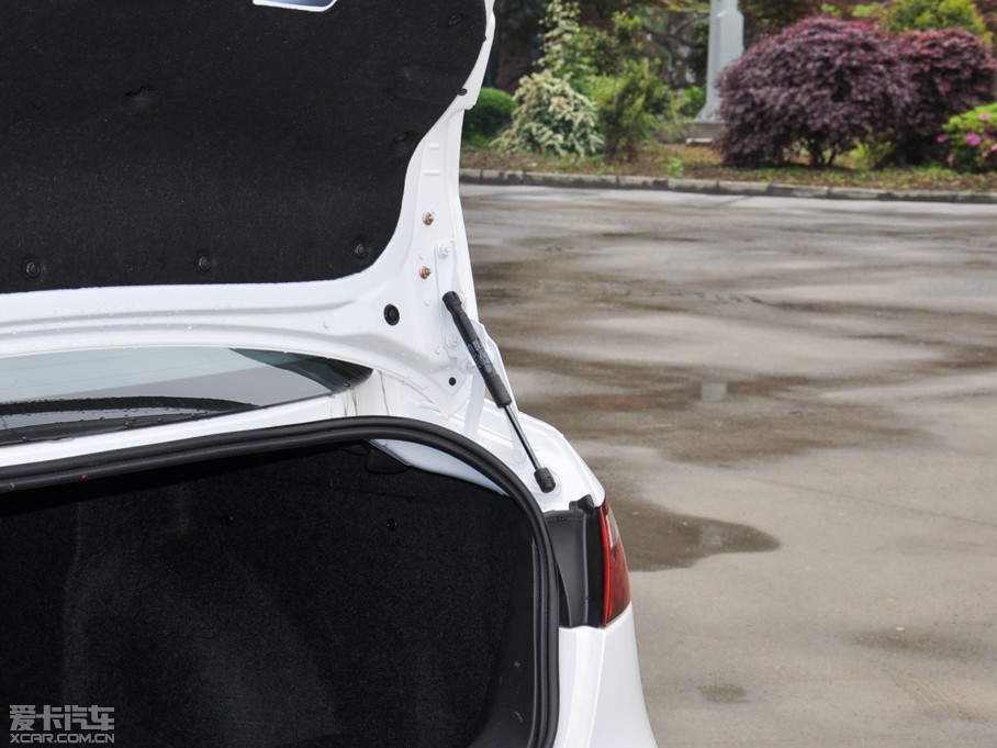 2014vB70 1.8T Ԅ\F