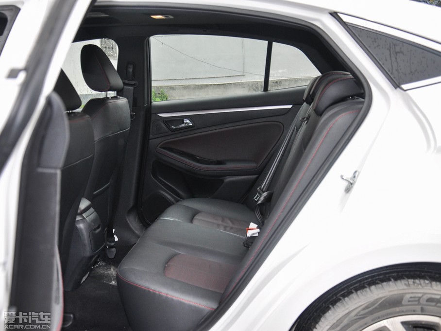 2014vB70 1.8T Ԅ\F