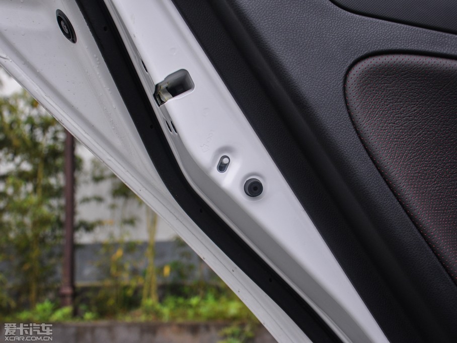 2014vB70 1.8T Ԅ\F