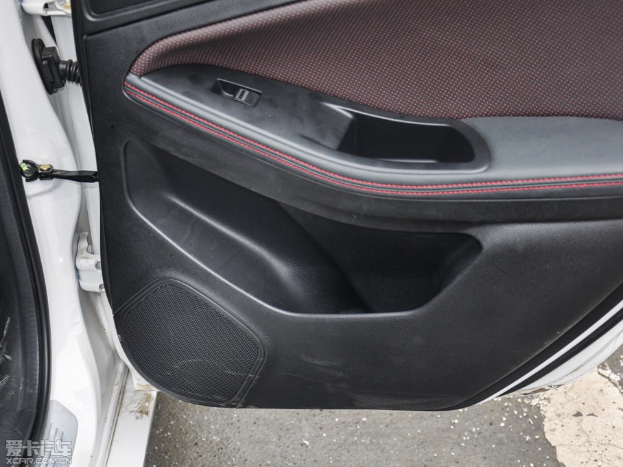 2014vB70 1.8T Ԅ\F