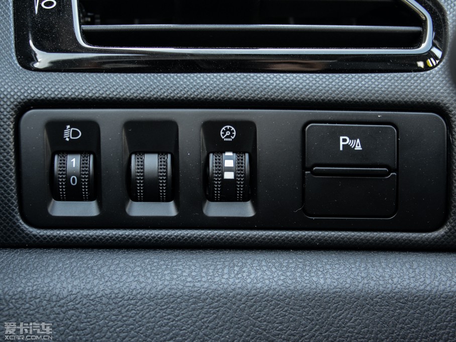 2014vB70 2.0L ք(dng)A