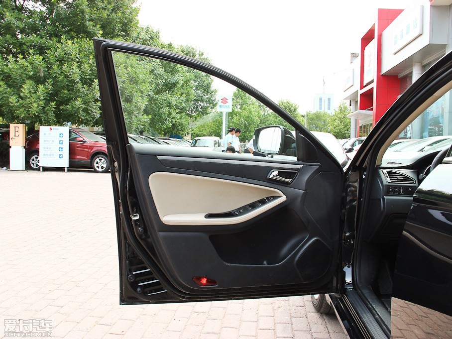 2014vB70 2.0L քӺA