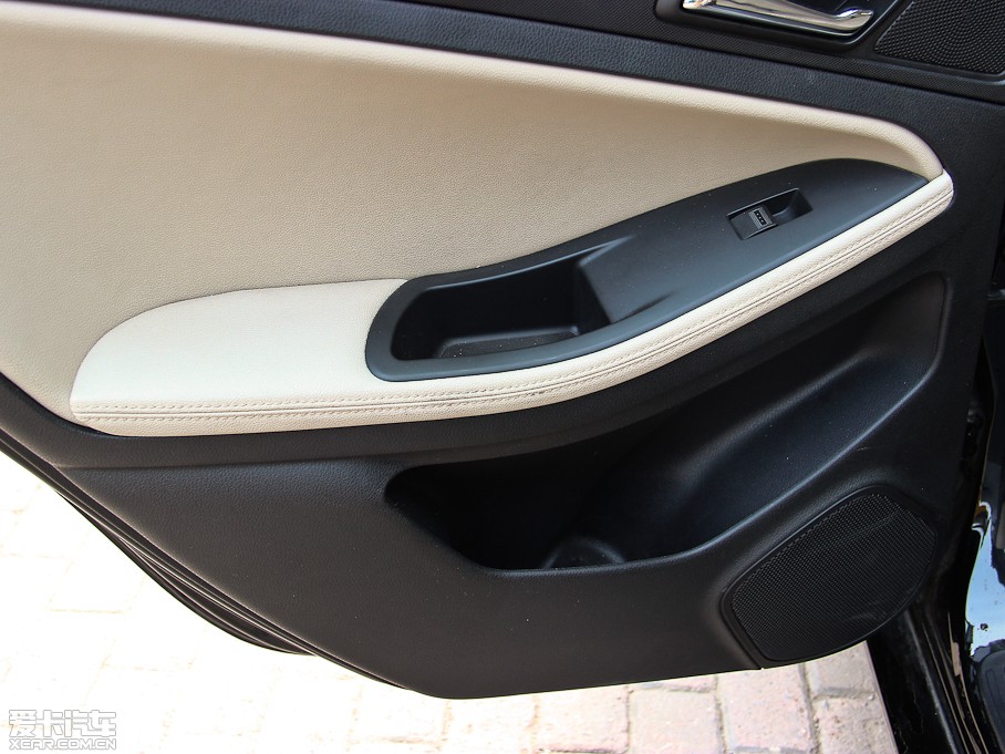 2014vB70 2.0L քӺA