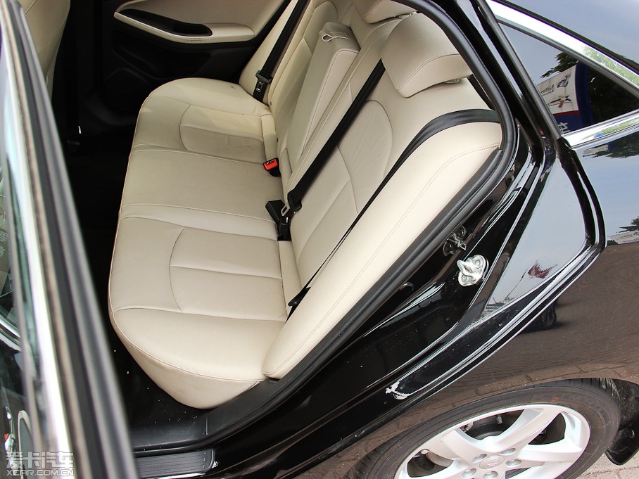 2014vB70 2.0L քӺA