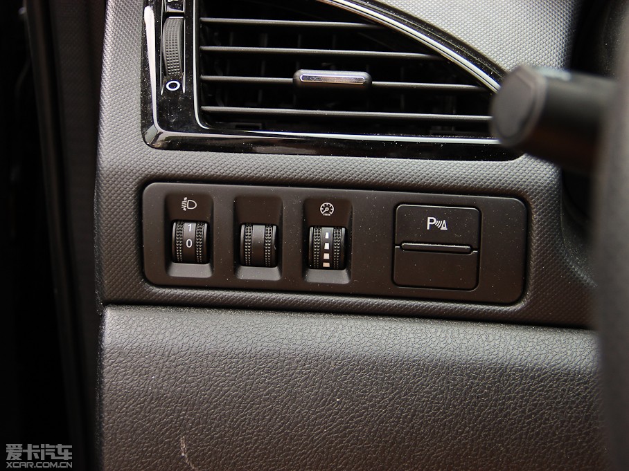 2014vB70 2.0L քӺA