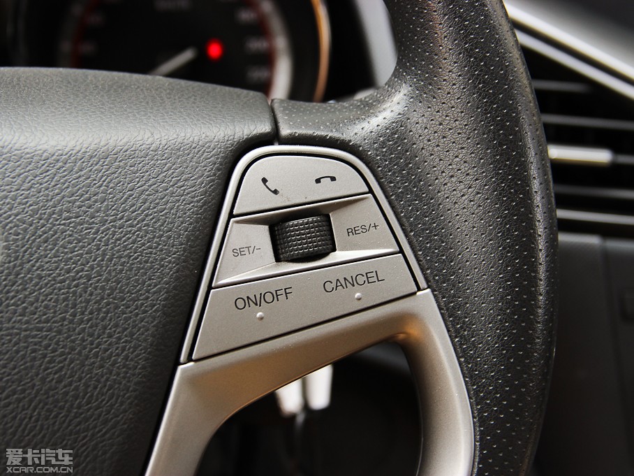 2014vB70 2.0L քӺA