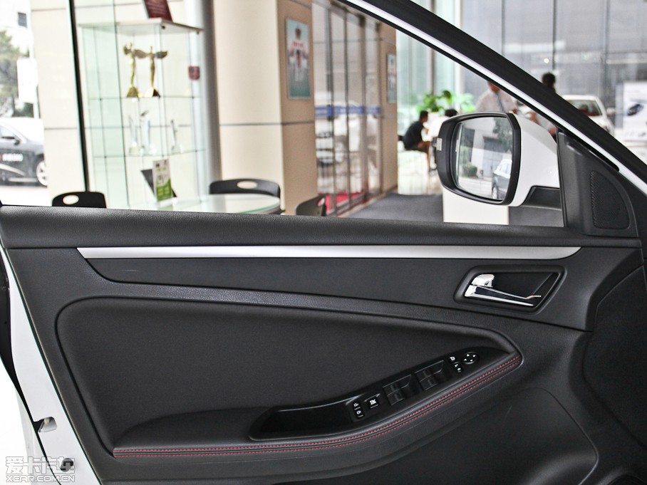 2014vB70 2.0L Ԅm