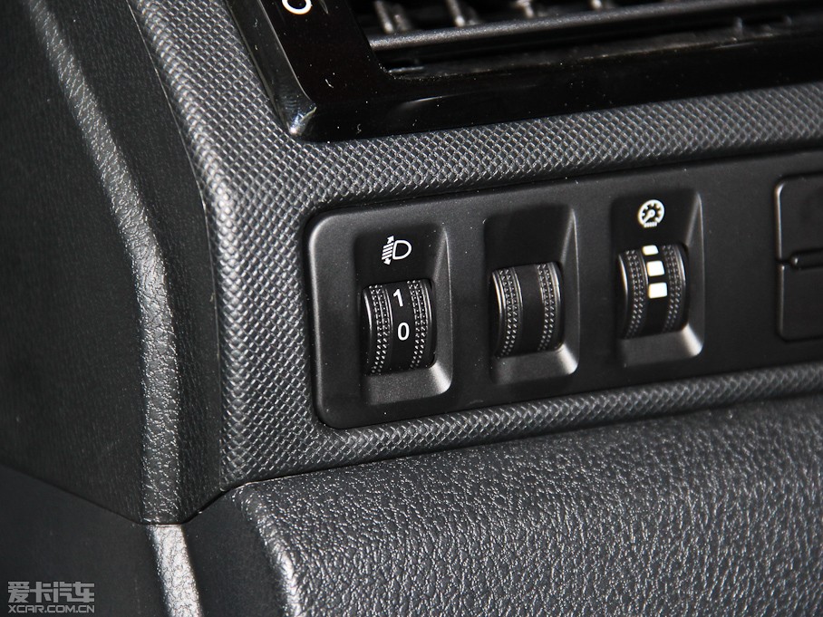 2014vB70 2.0L Ԅm