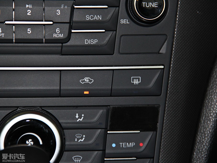 2014vB70 2.0L Ԅm