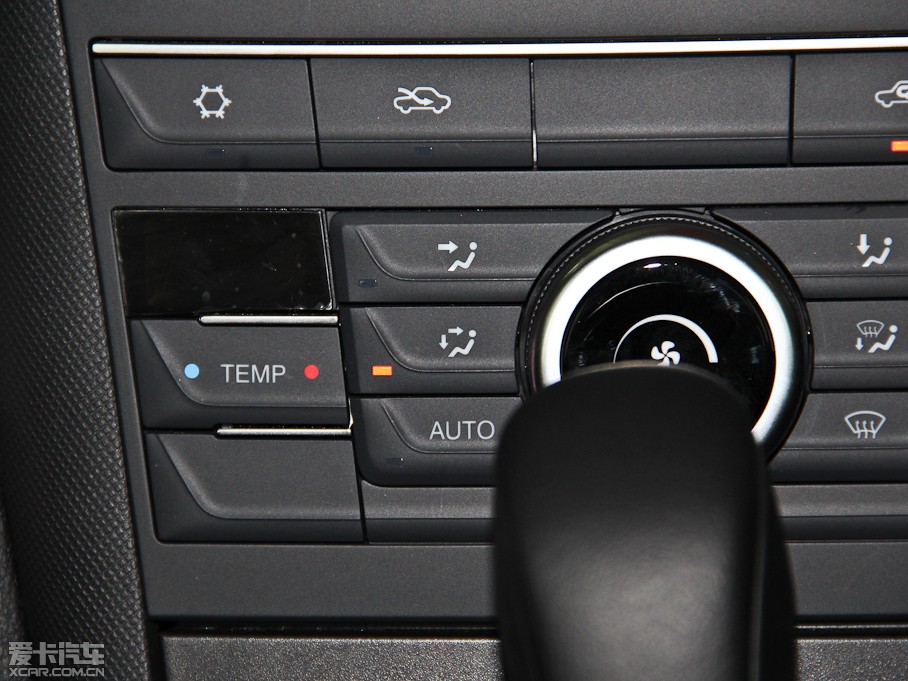 2014vB70 2.0L Ԅm