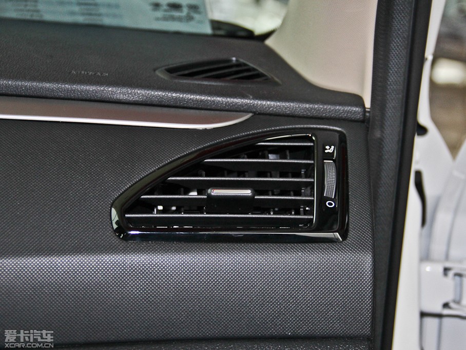 2014vB70 2.0L Ԅm