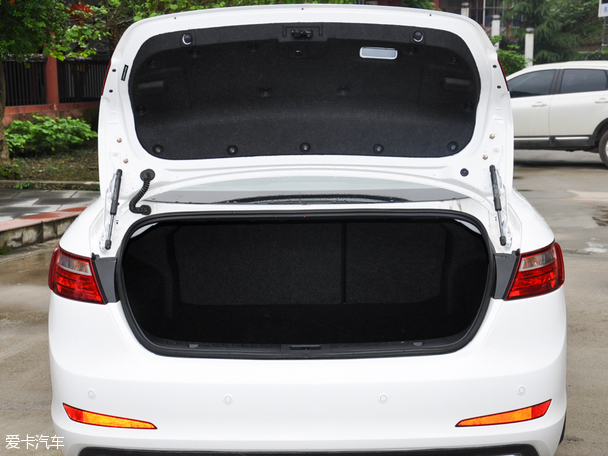 奔騰2014款奔騰B70