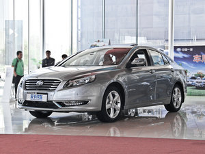 2014款2.0L 自动豪华型 整体外观