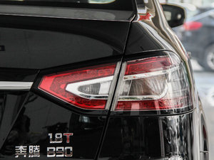 2014款1.8T 自动豪华型 尾灯