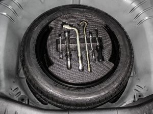 2014款1.8T 自动豪华型 备胎