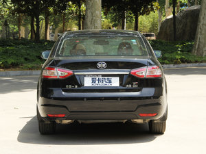 2014款1.8T 自动尊贵型 正后	
