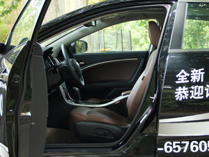 2014款1.8T 自动尊贵型 前排空间