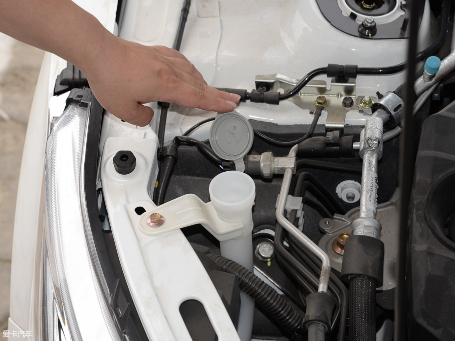 2016��vB50 1.6L �Ԅ����m��