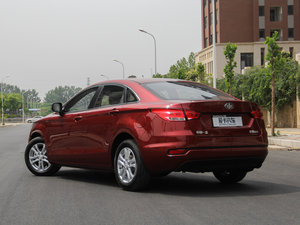 2016款1.6L 手动豪华型 左后45度