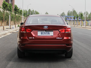 2016款1.6L 手动豪华型 正后	