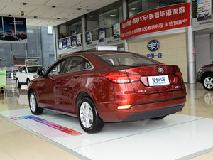 2016款1.6L 手动豪华型 整体外观
