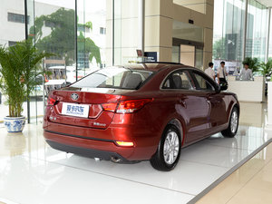 2016款1.6L 手动豪华型 整体外观
