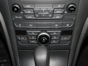 2015款1.8T 自动精英型 中控区