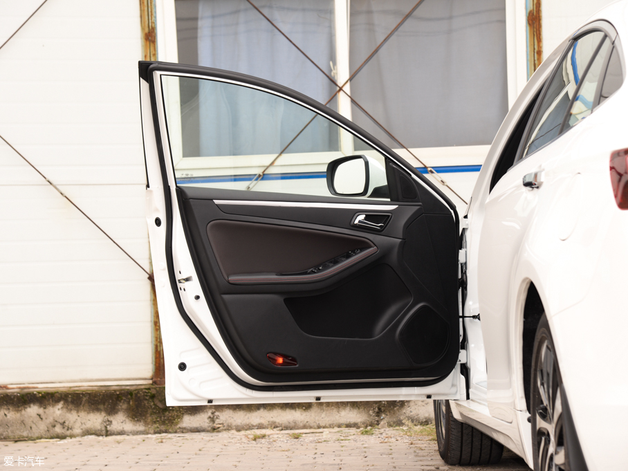 2016vB70 1.8T Ԅ\F