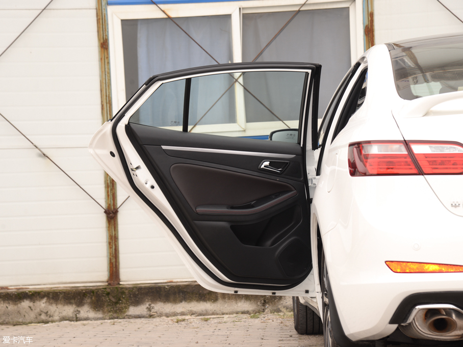 2016vB70 1.8T Ԅ\F