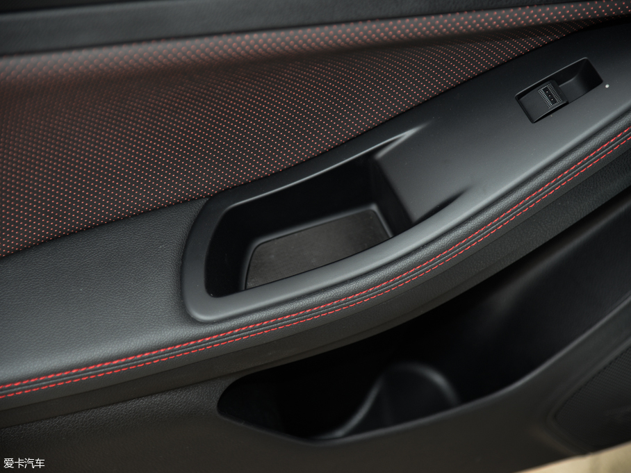 2016vB70 1.8T Ԅ\F