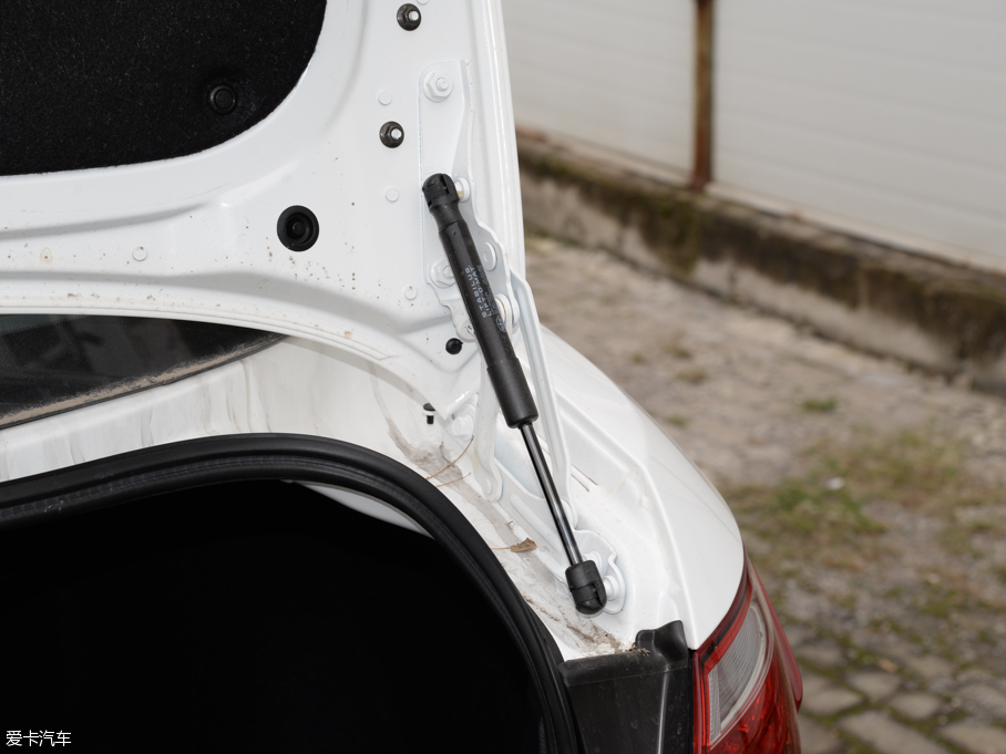 2016vB70 1.8T Ԅ\F