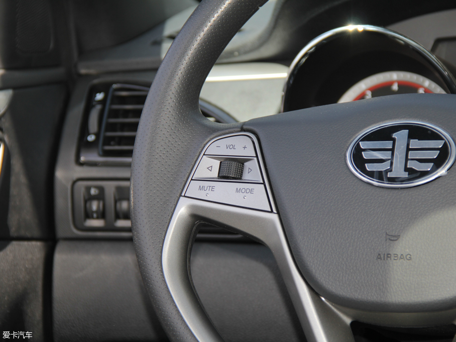 2016vB70 2.0L Ԅ(dng)ʮo(j)