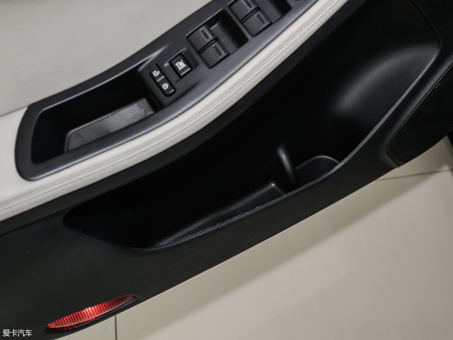 2016vB70 2.0L Ԅ(dng)A