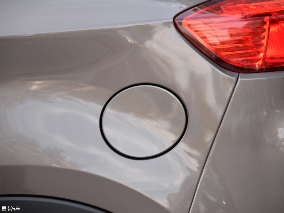 2016��vX80 2.0L �ԄӺ��A��