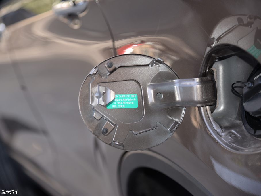 2016��vX80 2.0L �ԄӺ��A��