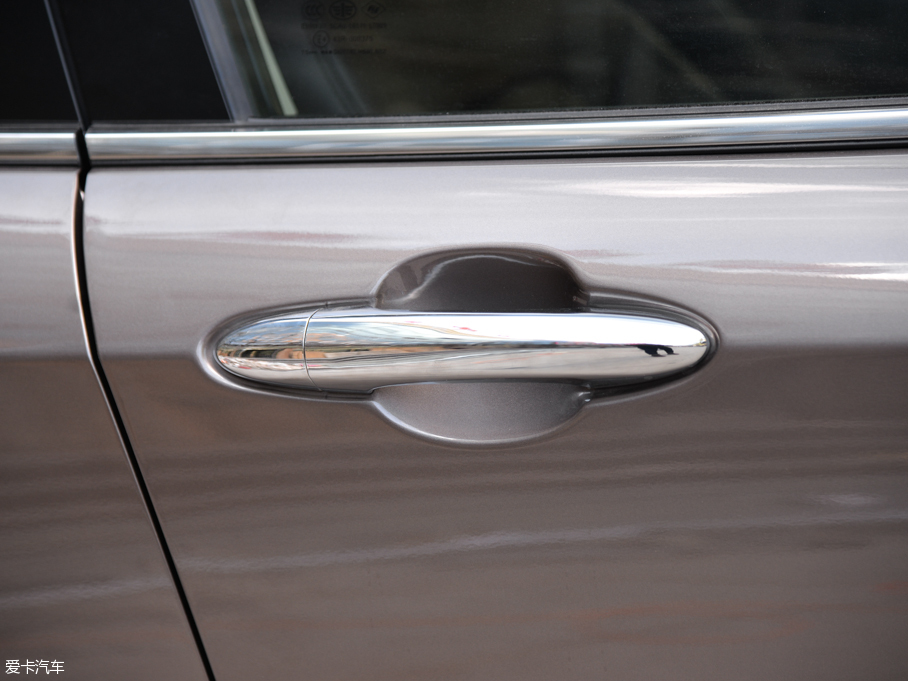 2016��vX80 2.0L �ԄӺ��A��