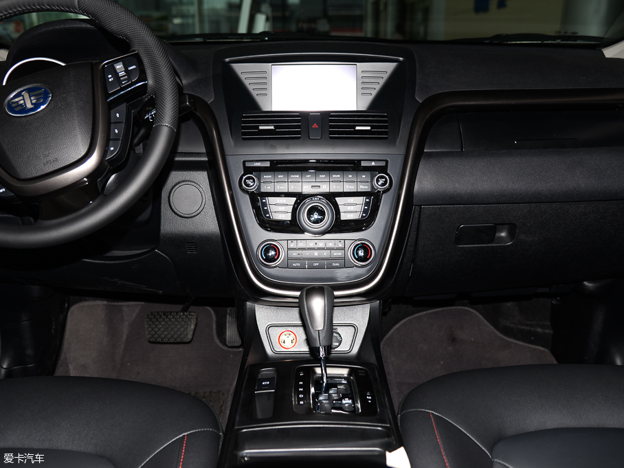 2016��vX80 1.8T �ԄӺ��A��