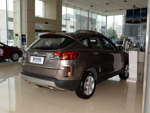 2016款1.8T 自动豪华型 左后45度