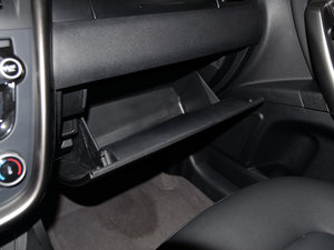 2016款1.8T 自动豪华型 手套箱