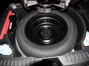 2016款1.8T 自动豪华型 备胎